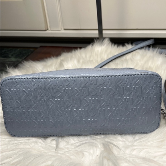 Michael Kors Light Blue Jet Set Travel Medium Signature Logo Dome Crossbody Bag - Picture 6 of 17